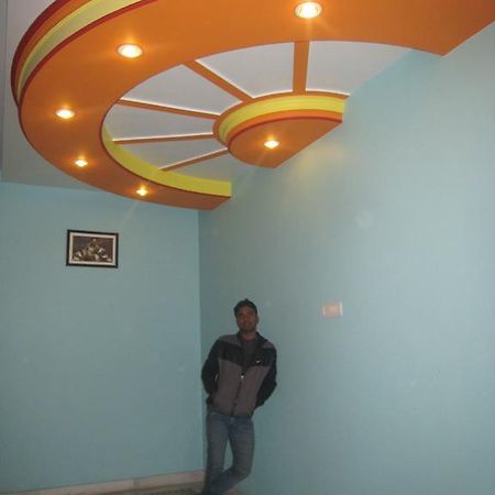 Krishna Paying Guest House Varanasi Ngoại thất bức ảnh