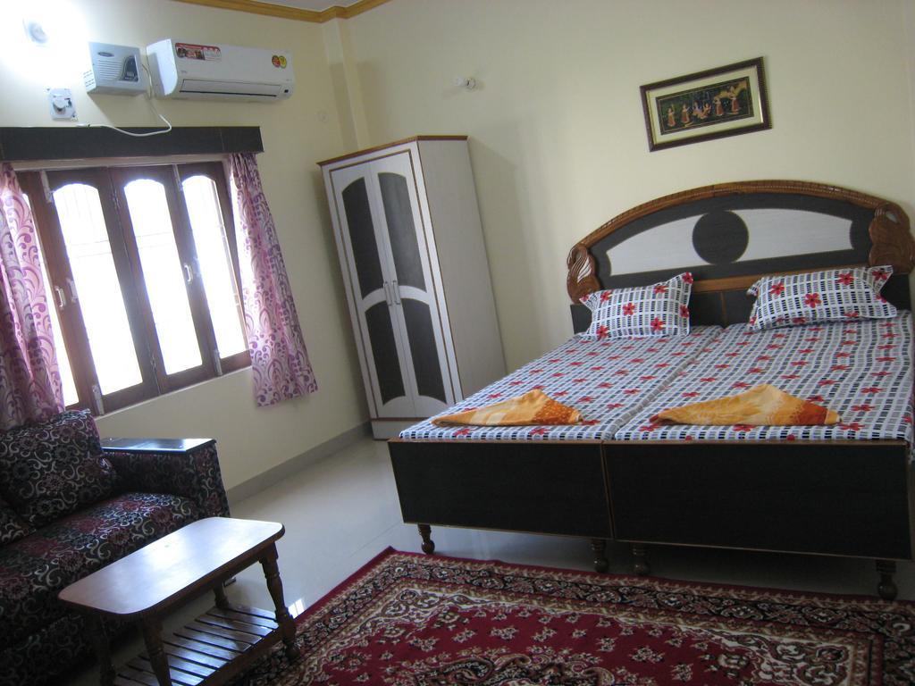 Krishna Paying Guest House Varanasi Phòng bức ảnh